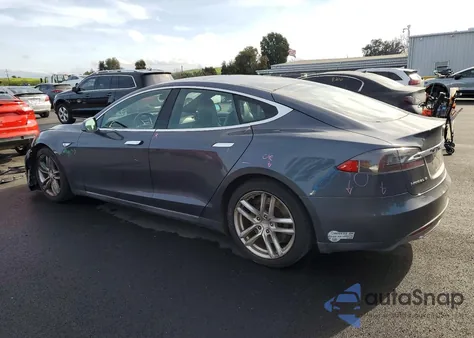 2016 Tesla Model S z USA, uszkodzony, nr VIN 5YJSA1E14GF125981